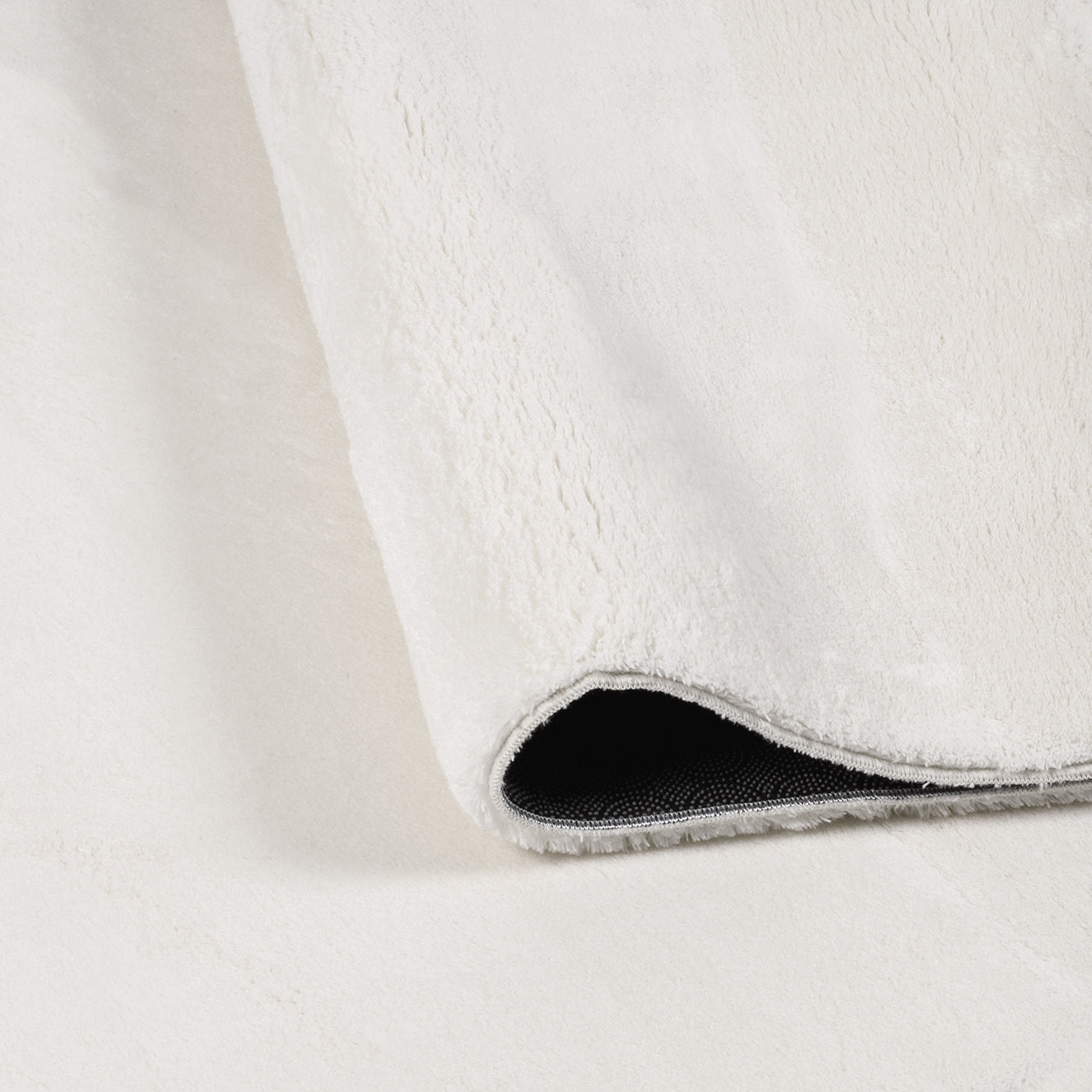 LOFT - Tapis à poils longs crème