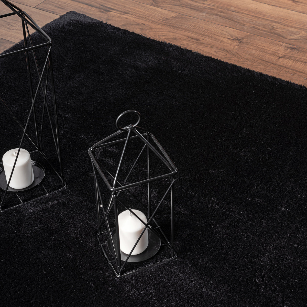 LOFT - Tapis à poils longs noir