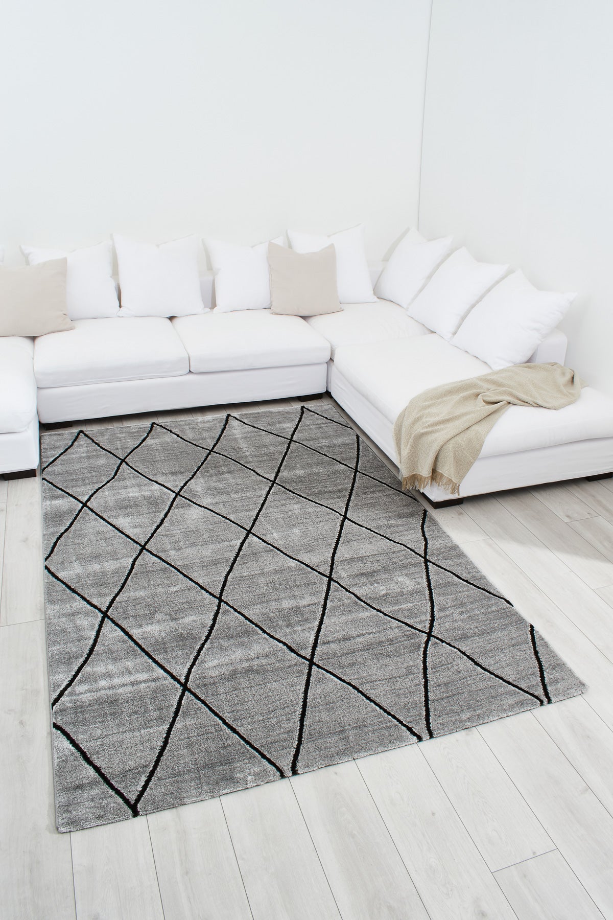 TUANA - Tapis losange gris noir
